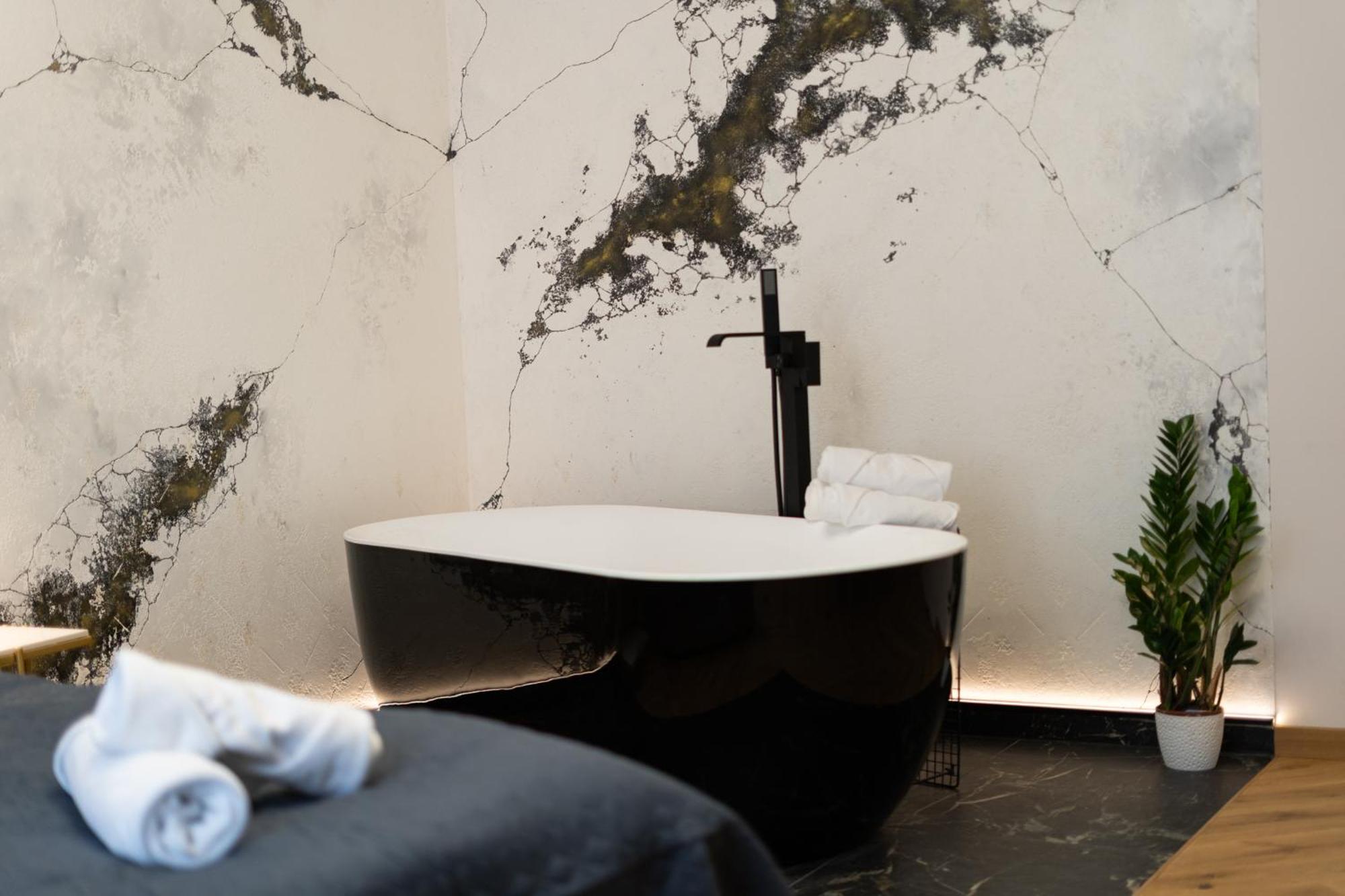 Spa Bedrooms With Sauna&Bath And Free Parking Krasków Eksteriør bilde