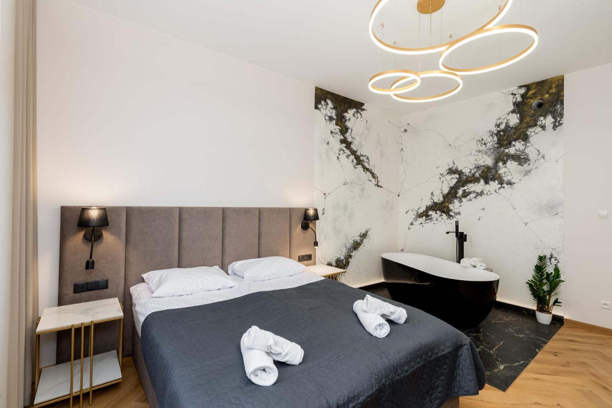 Spa Bedrooms With Sauna&Bath And Free Parking Krasków Eksteriør bilde