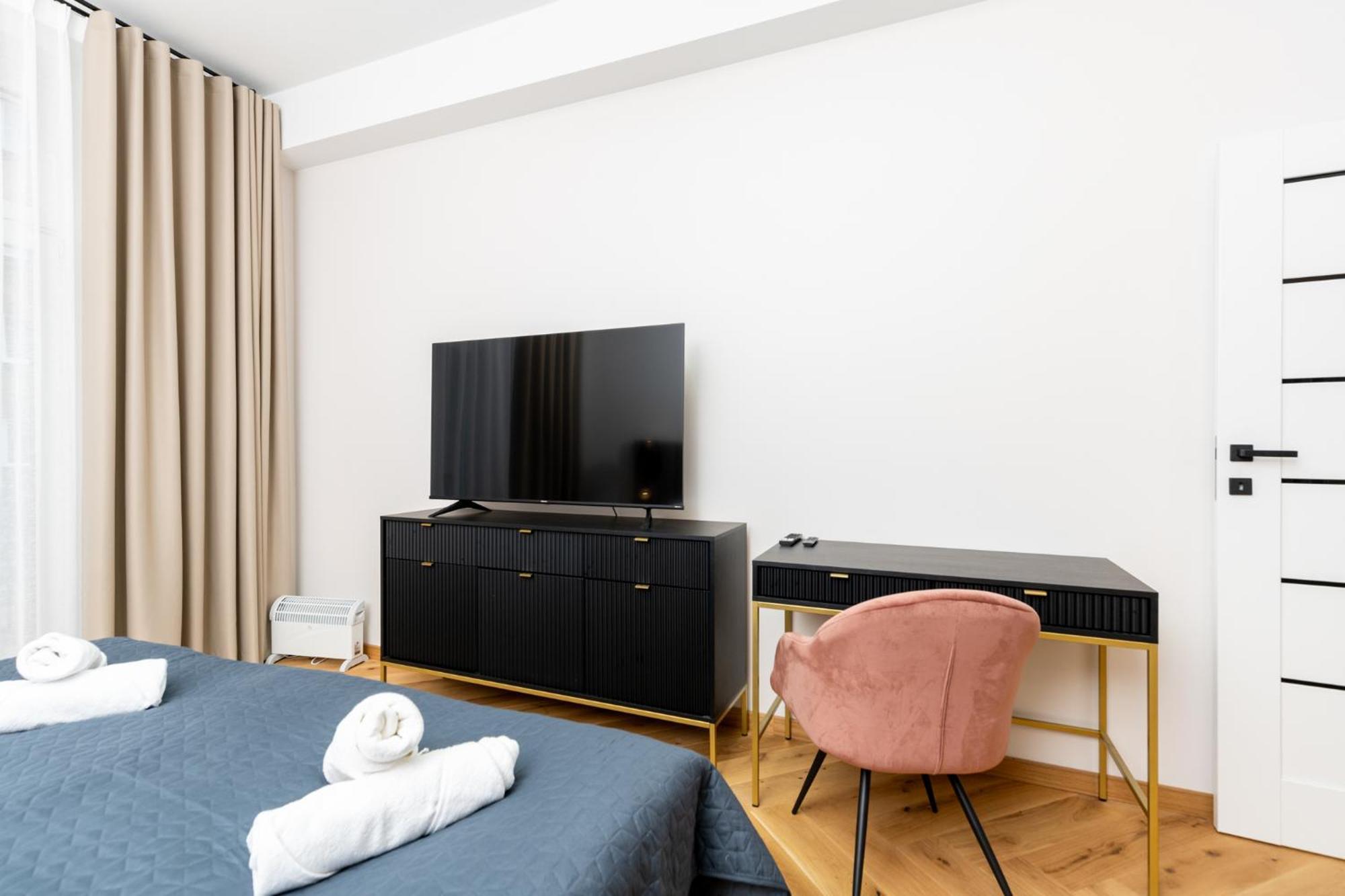 Spa Bedrooms With Sauna&Bath And Free Parking Krasków Eksteriør bilde